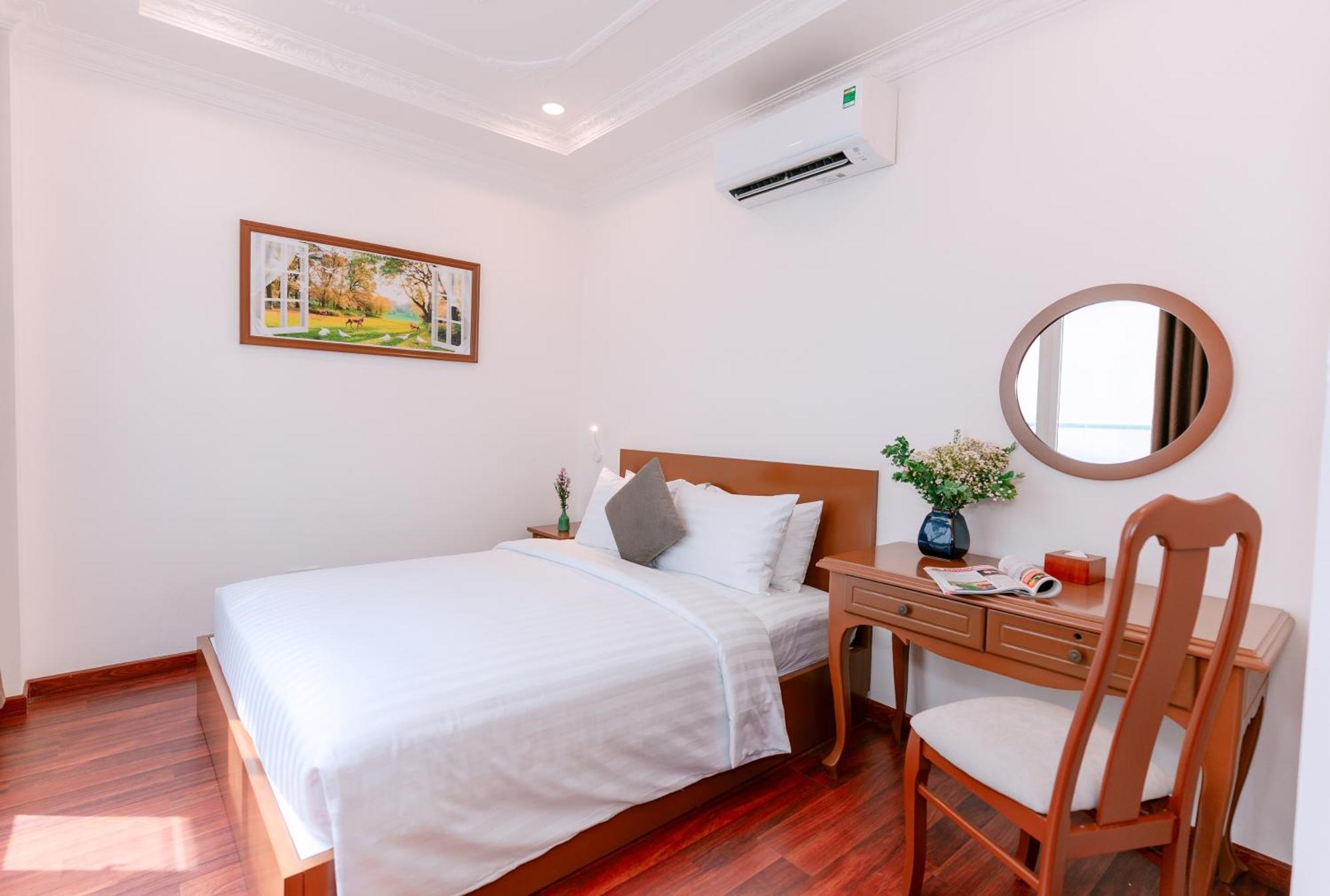 Dahlialand Saigon & Swimming Pool