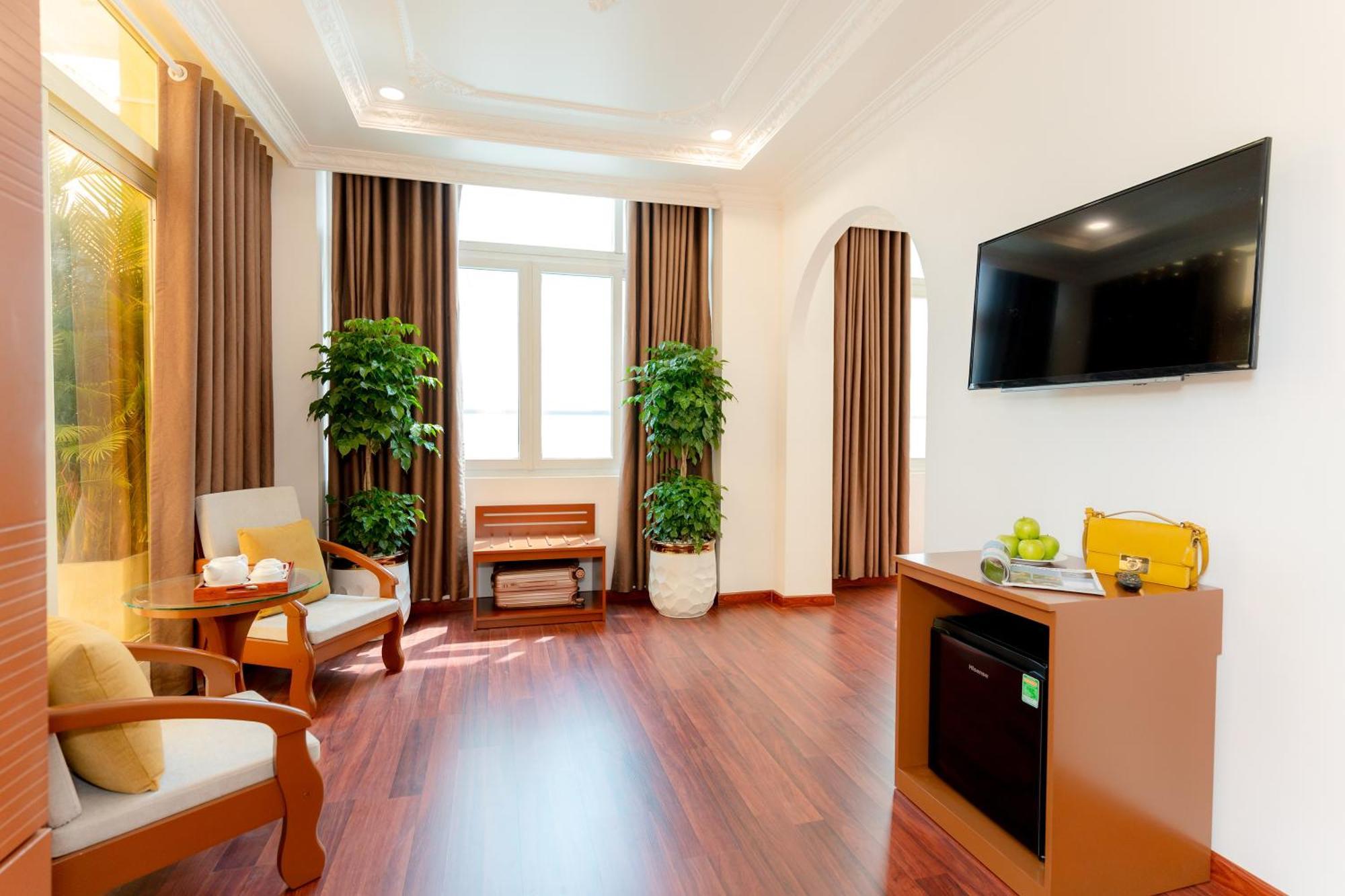 Hotel Dahlialand Saigon & Swimming Pool