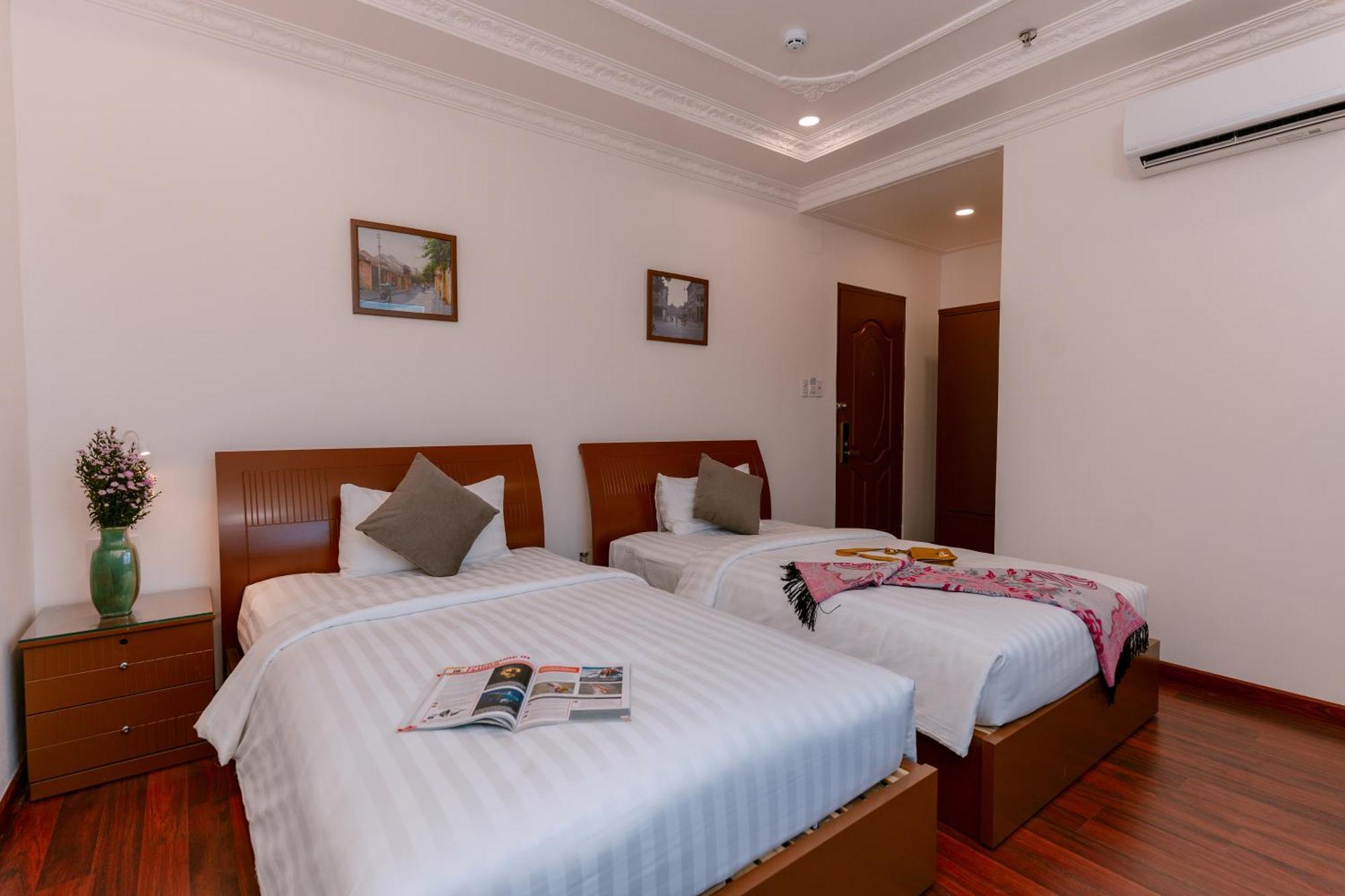Dahlialand Saigon & Swimming Pool