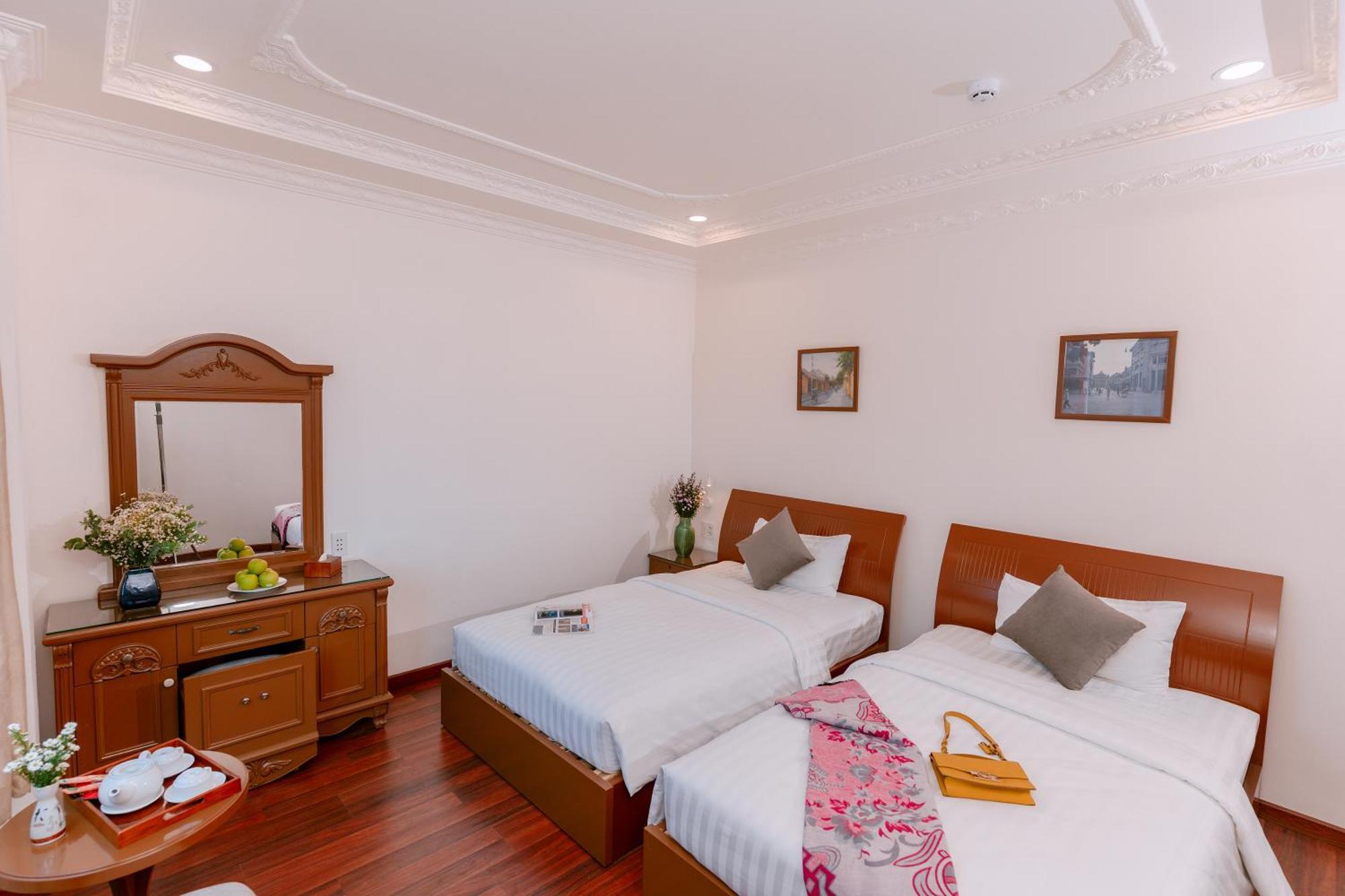 Hotel Dahlialand Saigon & Swimming Pool 4*