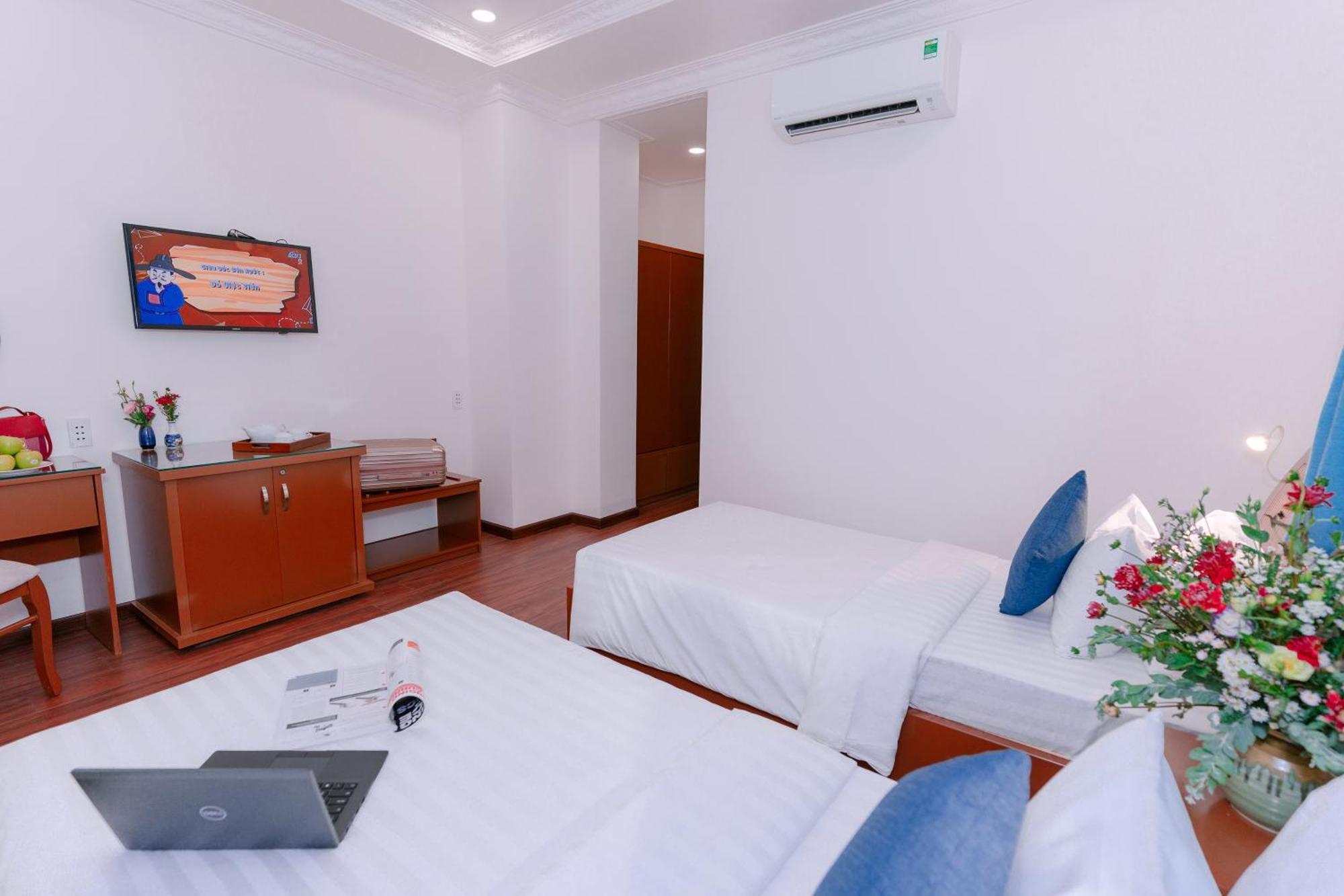 Dahlialand Saigon & Swimming Pool Hotel