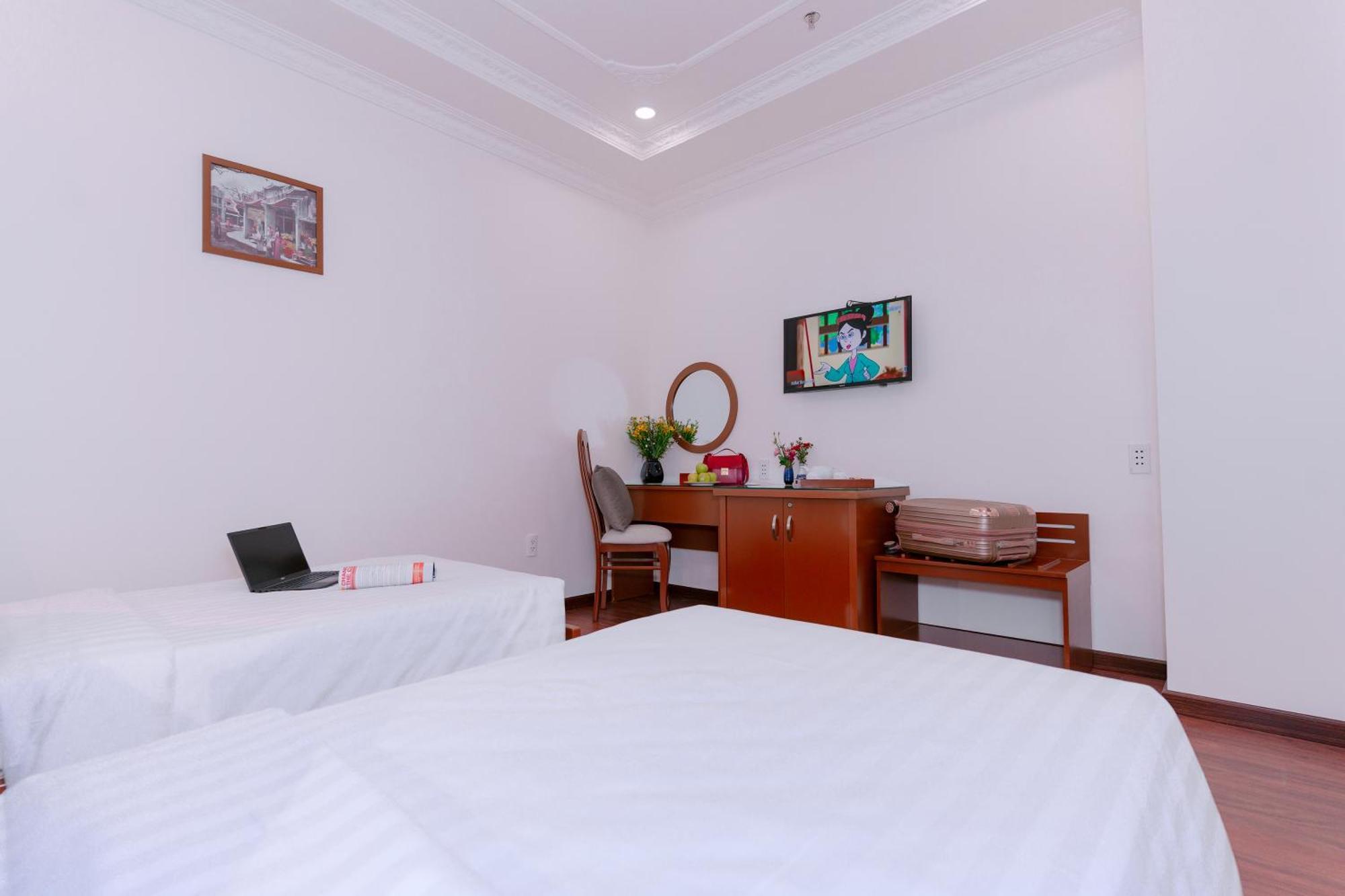 Dahlialand Saigon & Swimming Pool 4*