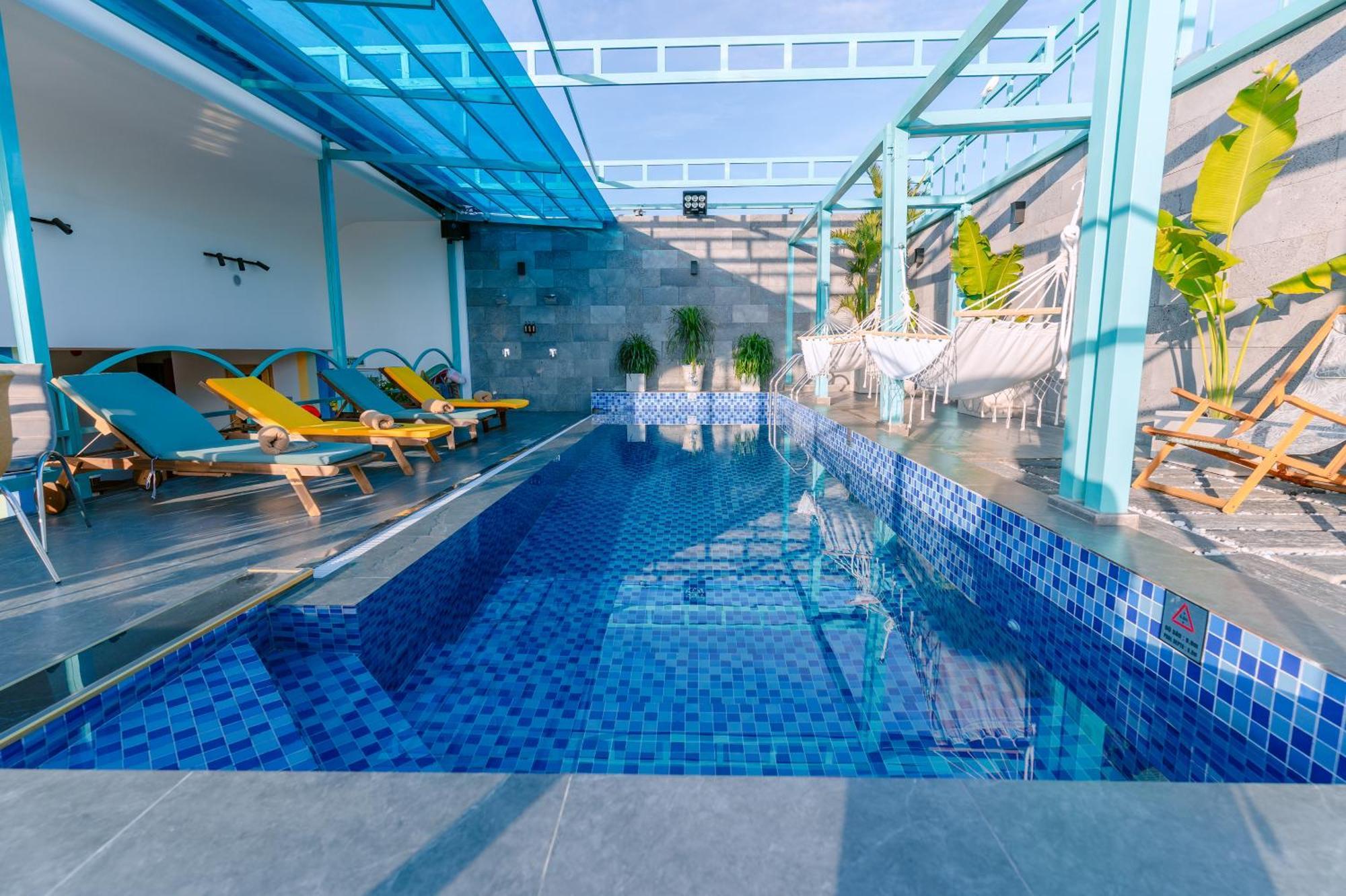 Dahlialand Saigon & Swimming Pool Hotel 4*